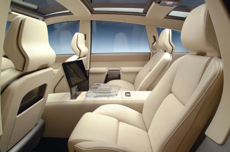 Volvo ACC Adventure Concept 2001 года  (фото 2 из 15)